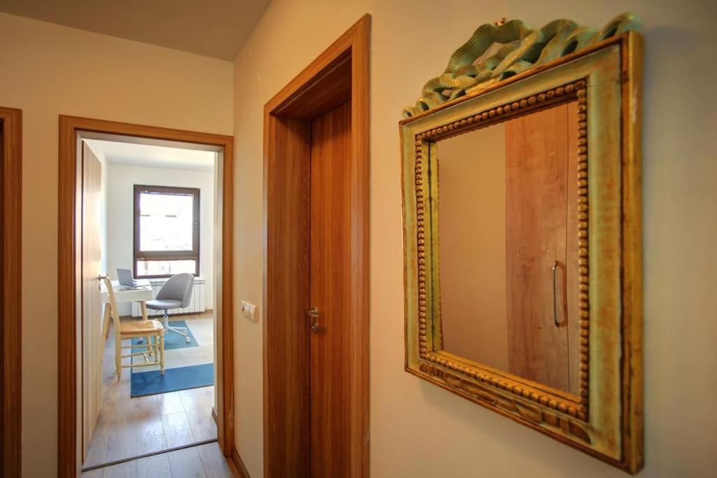 Spacious Home Office With Secure Garage In София Екстериор снимка
